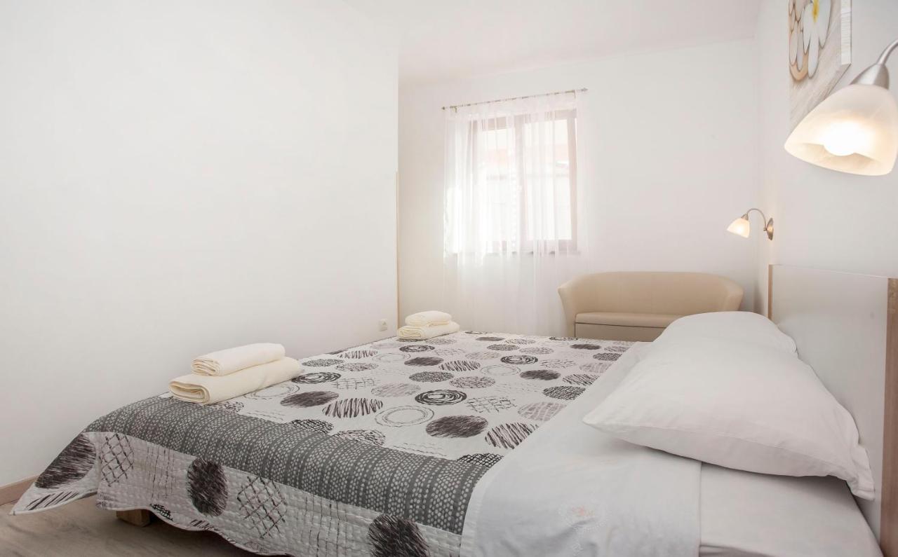 Apartmani Dragica Ρόβινι Εξωτερικό φωτογραφία