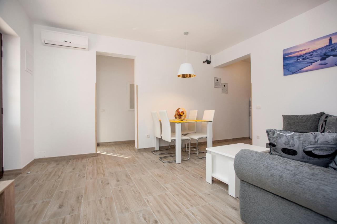 Apartmani Dragica Ρόβινι Εξωτερικό φωτογραφία
