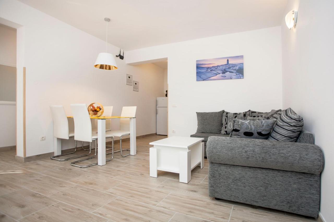 Apartmani Dragica Ρόβινι Εξωτερικό φωτογραφία