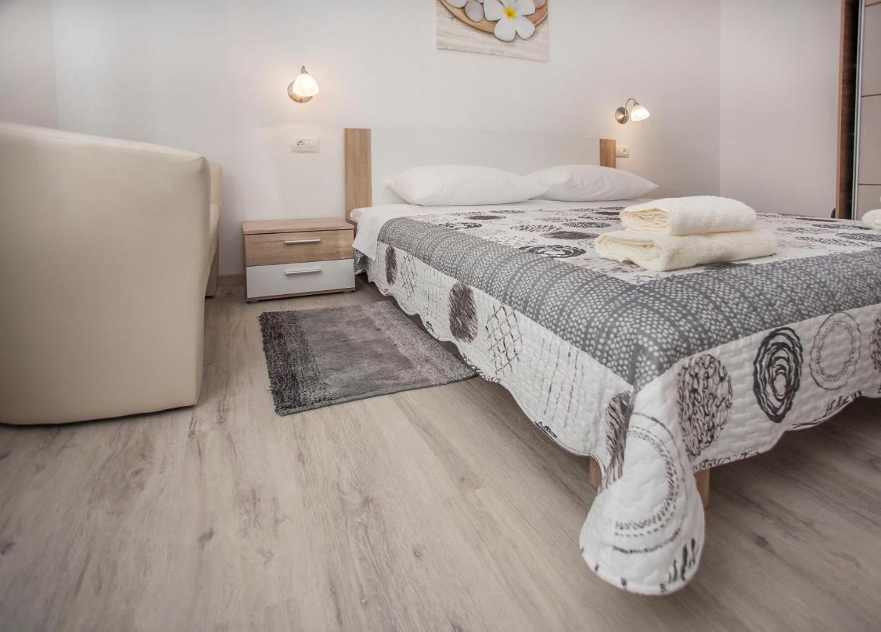 Apartmani Dragica Ρόβινι Εξωτερικό φωτογραφία