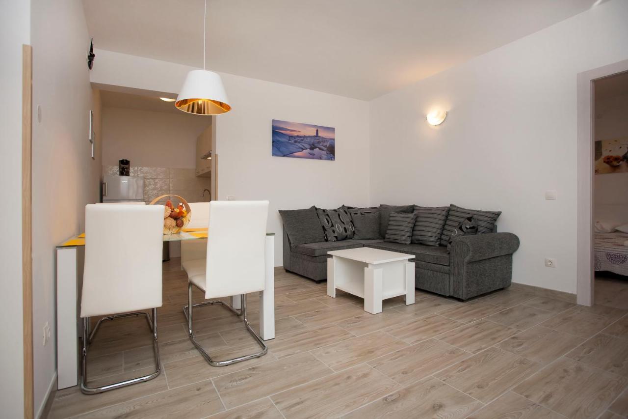 Apartmani Dragica Ρόβινι Εξωτερικό φωτογραφία