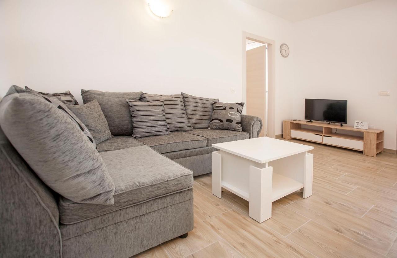 Apartmani Dragica Ρόβινι Εξωτερικό φωτογραφία