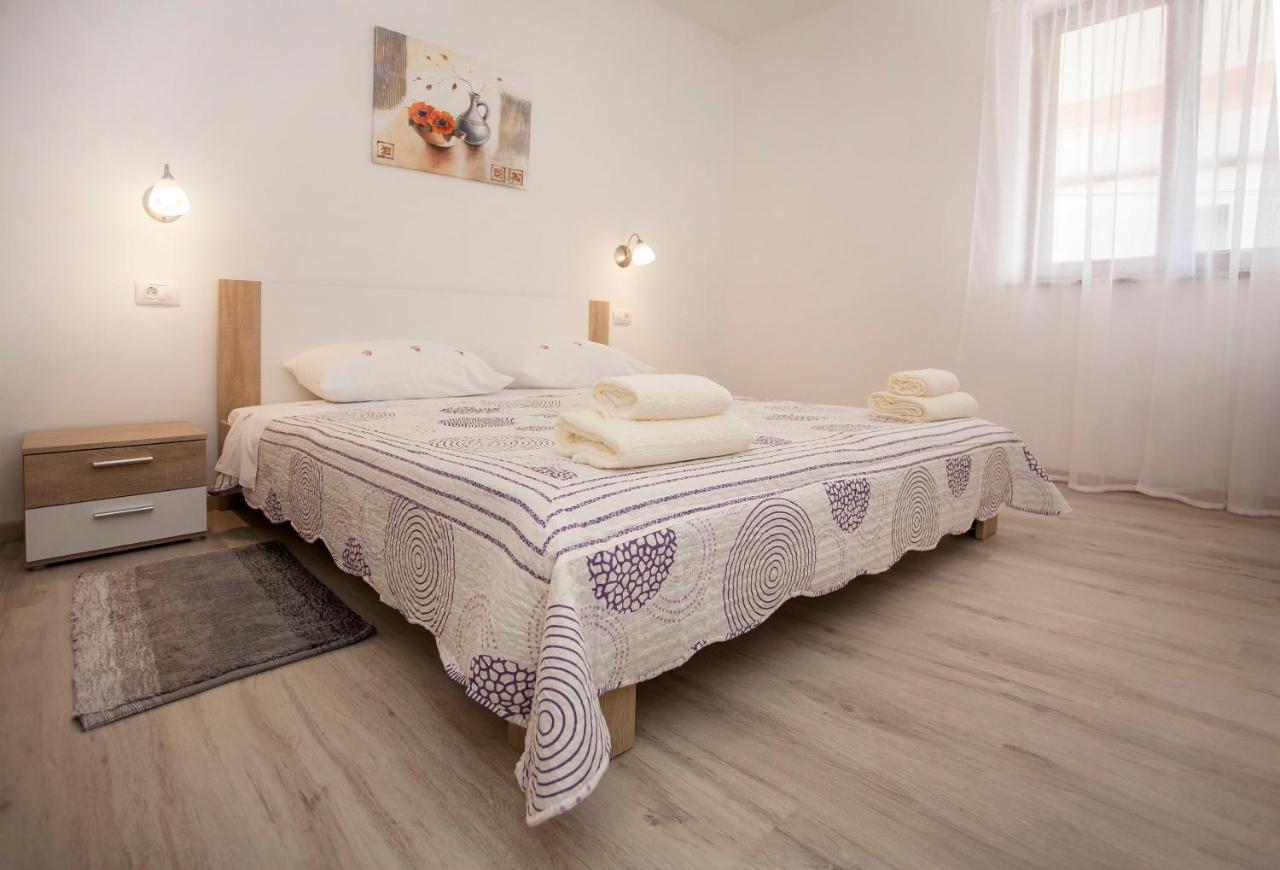 Apartmani Dragica Ρόβινι Εξωτερικό φωτογραφία