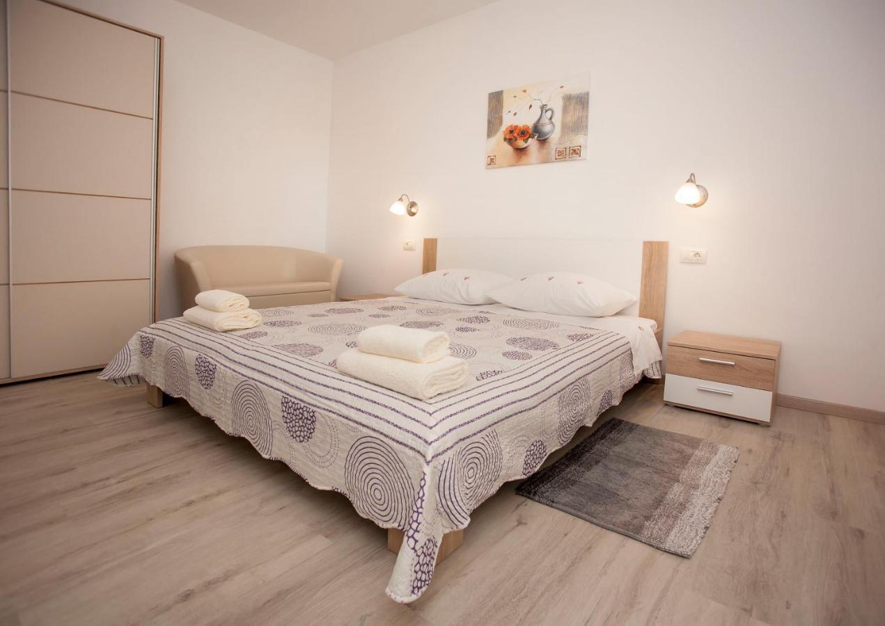 Apartmani Dragica Ρόβινι Εξωτερικό φωτογραφία