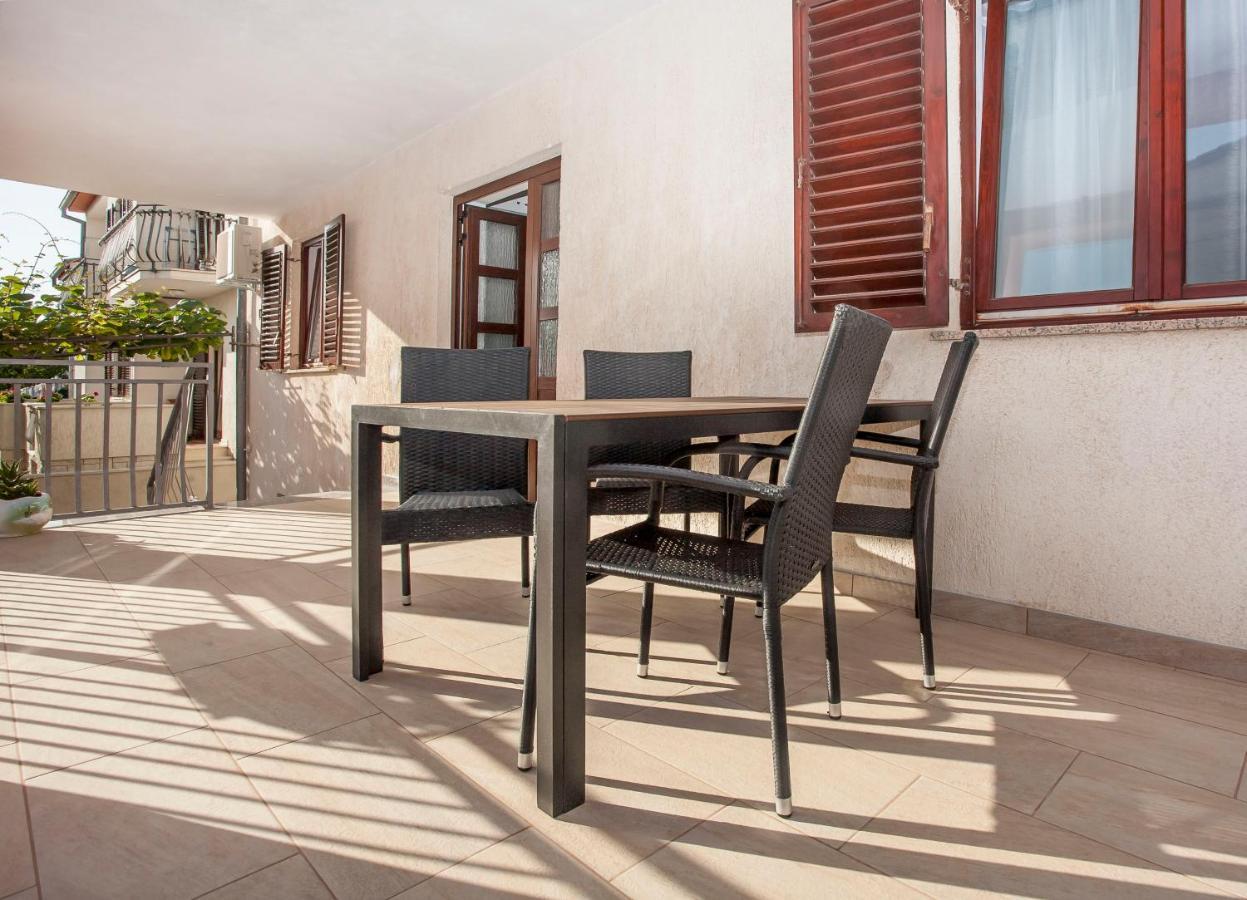 Apartmani Dragica Ρόβινι Εξωτερικό φωτογραφία
