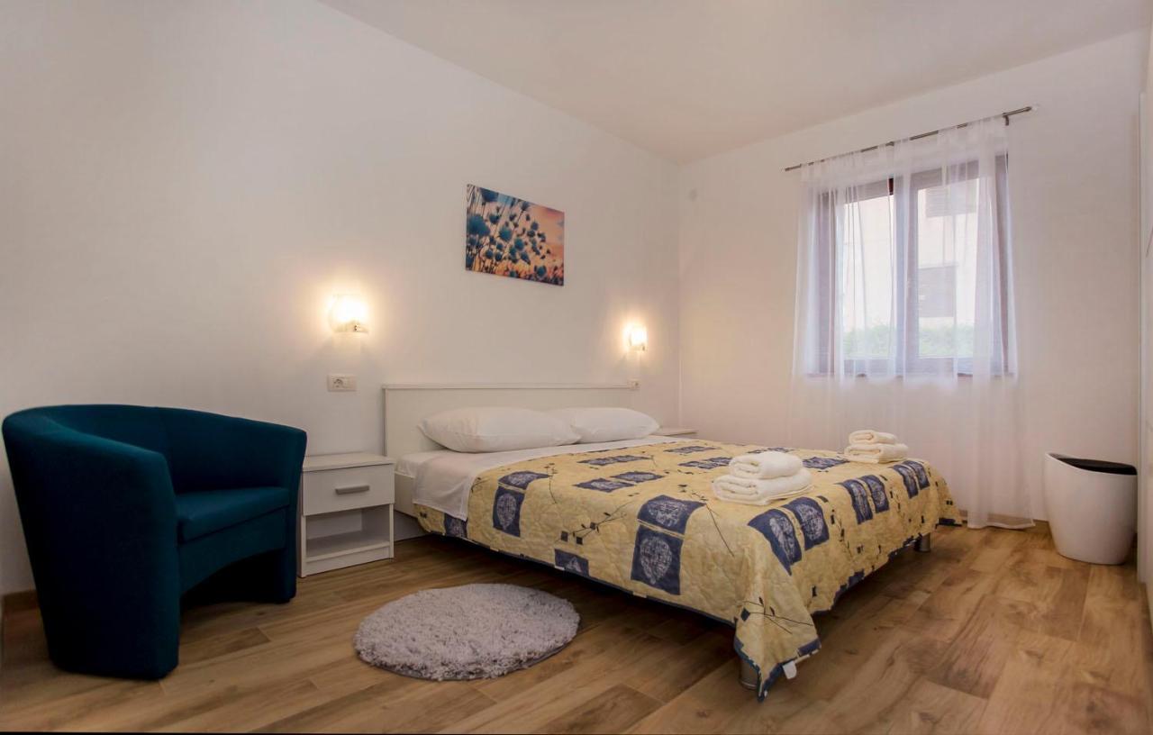 Apartmani Dragica Ρόβινι Εξωτερικό φωτογραφία