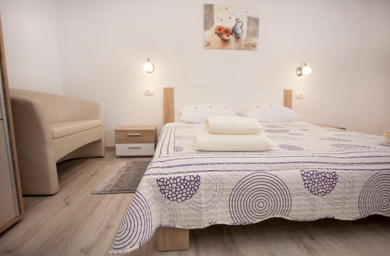 Apartmani Dragica Ρόβινι Εξωτερικό φωτογραφία